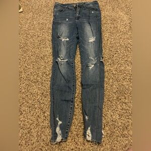 Highest rise jeggings distressed in a size 6 from American Eagle